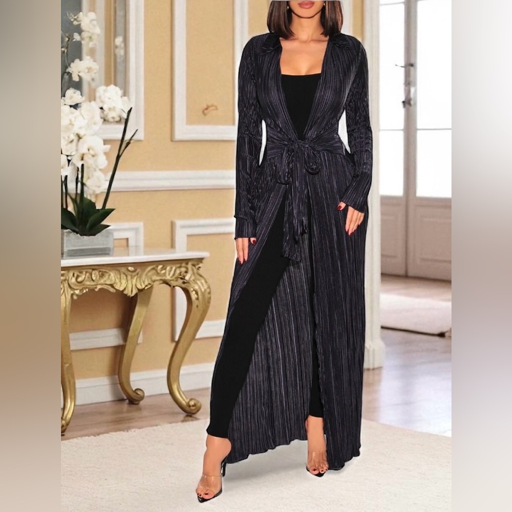ELEGANT MIDNIGHT RIBBED
COLLARED BELTED LONG SLEEVE DUSTER. Small. New With Tag